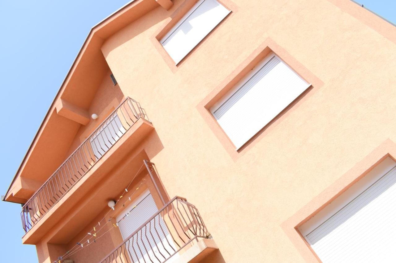 Apartments Holiday รานเย ภายนอก รูปภาพ