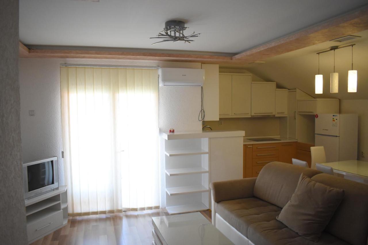 Apartments Holiday รานเย ภายนอก รูปภาพ