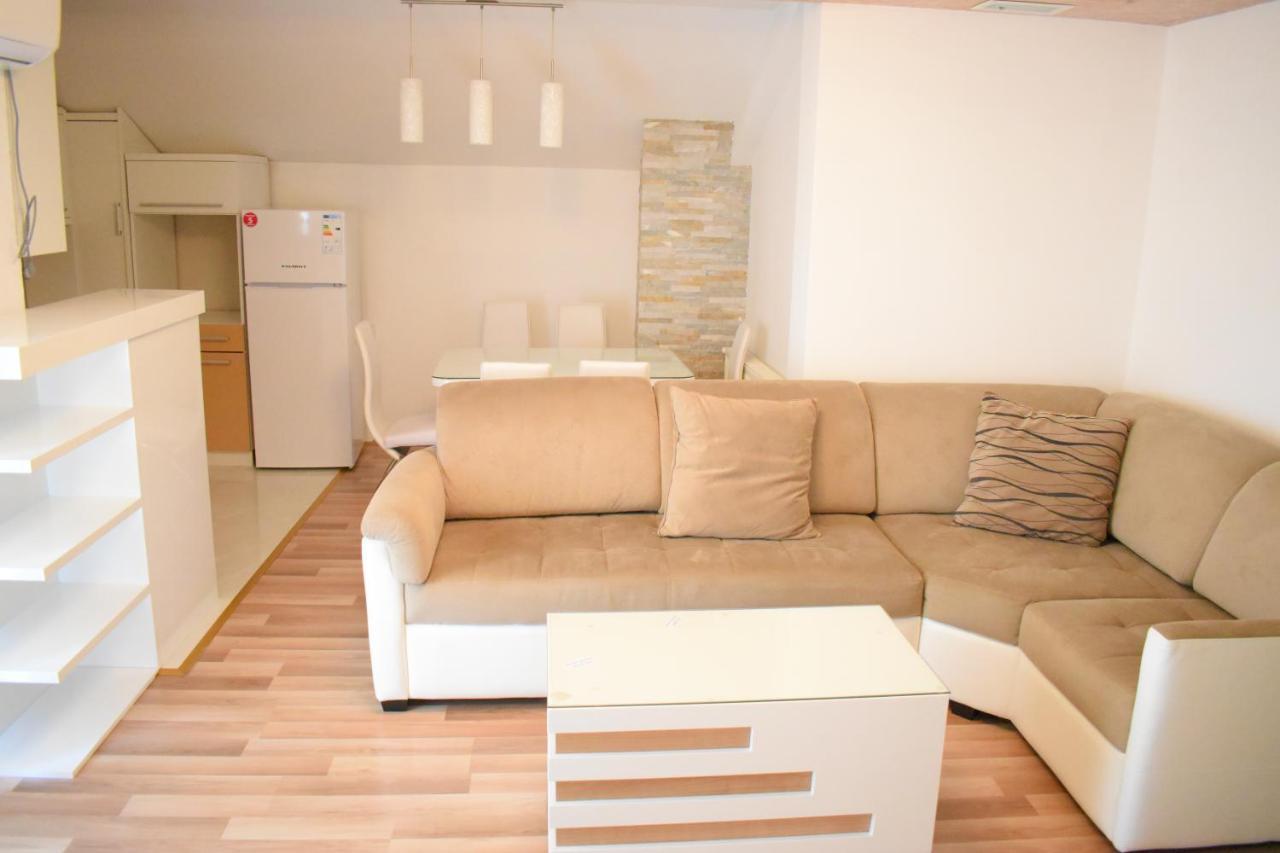 Apartments Holiday รานเย ภายนอก รูปภาพ