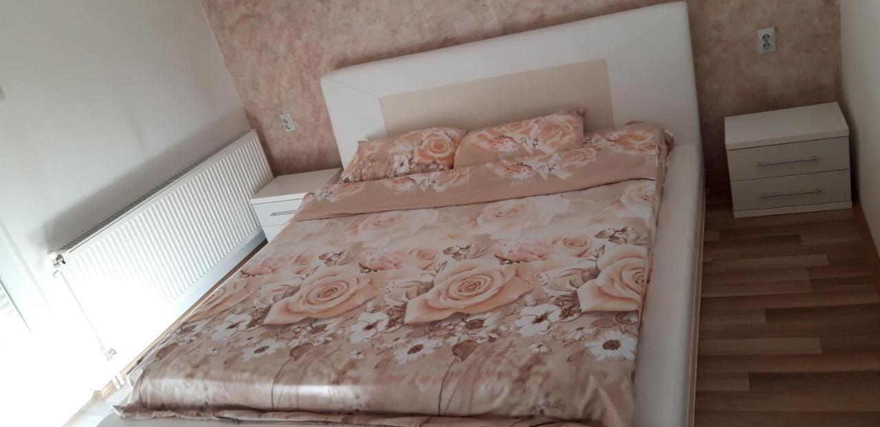 Apartments Holiday รานเย ภายนอก รูปภาพ